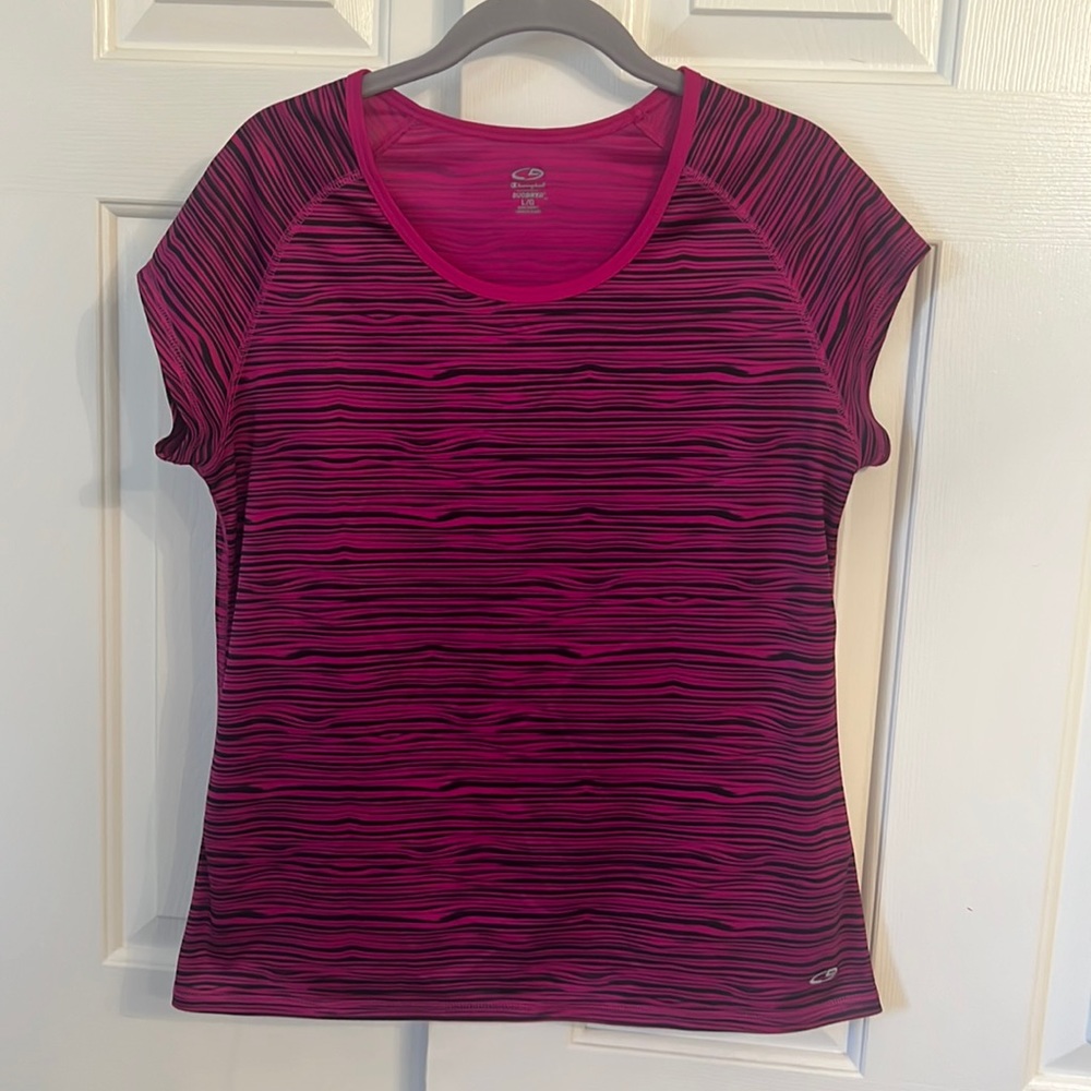 #7- 2 Large Athletic Shirts: Champion Top & DC Comics Wonder Woman Cap Shirt